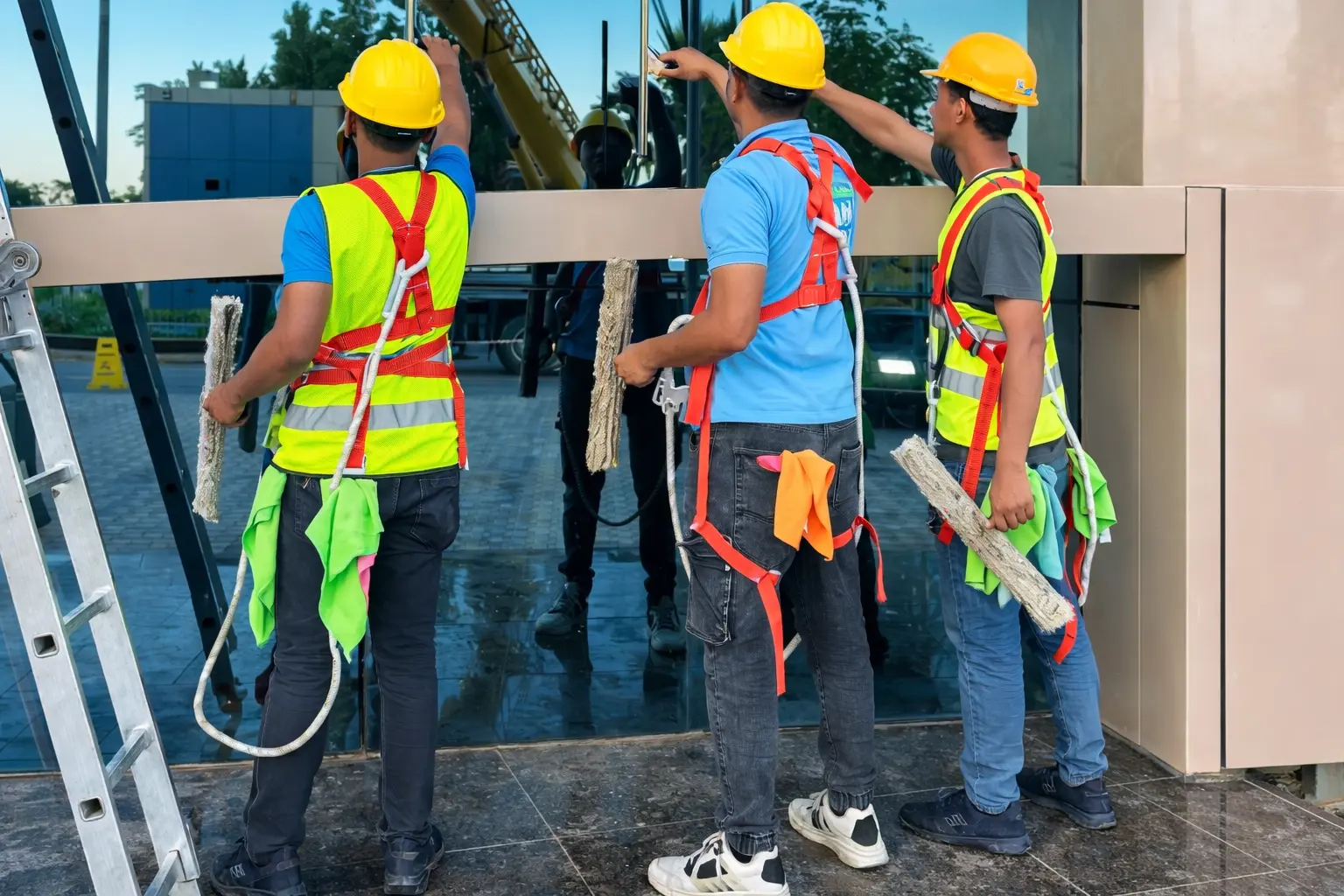 تنظيف واجهات زجاج بتبوك